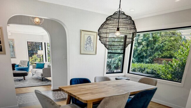 Building Photo - Stunning 3 bed/2bath remodeled home, with full ADU! Pets ok Move in Special!