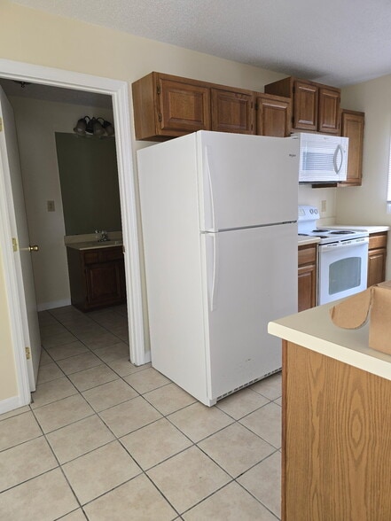 Building Photo - 106 Car Mol Dr