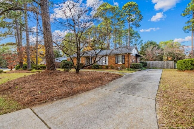 Building Photo - 2818 Millbrook Rd