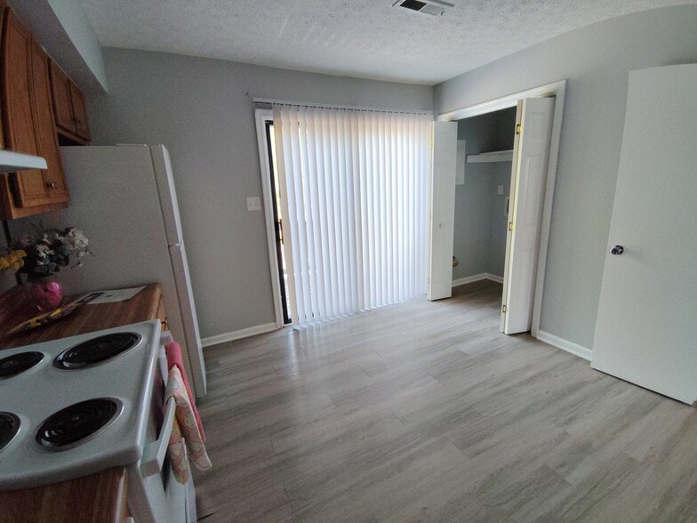 Building Photo - 30 Fonda Dr