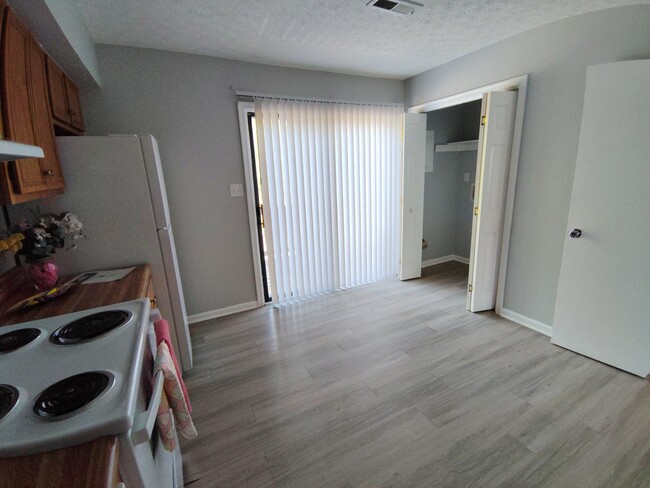 Building Photo - 30 Fonda Dr