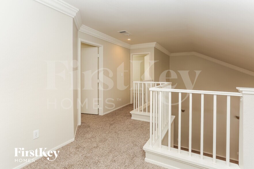 Building Photo - 1673 Black Hills Way