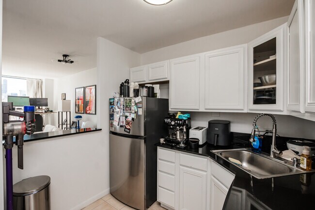 Building Photo - 1360 N Sandburg Terrace