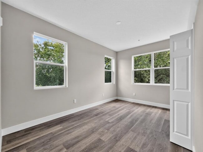 Building Photo - 4424 S Texas Ave
