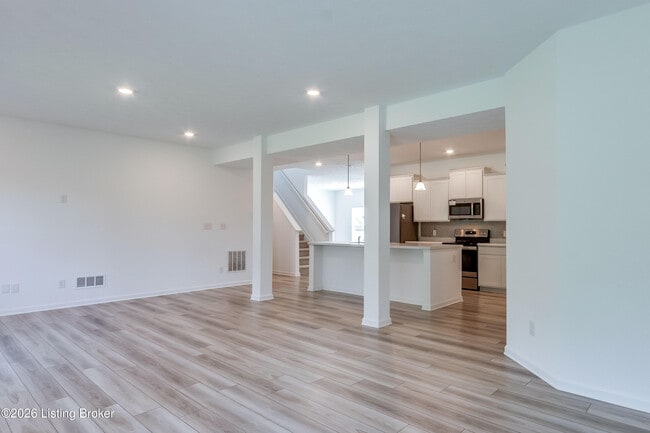 Building Photo - 17010 Meander Way