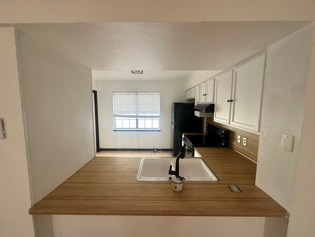 Building Photo - 1414 Highland Ave