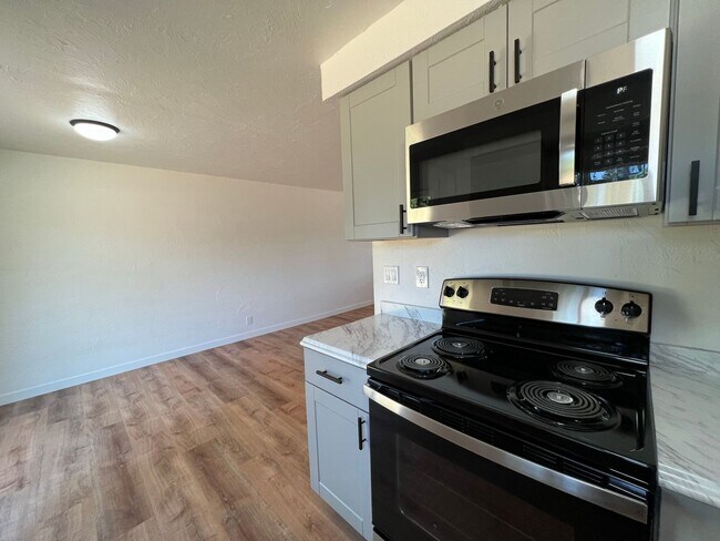 Building Photo - 4036so