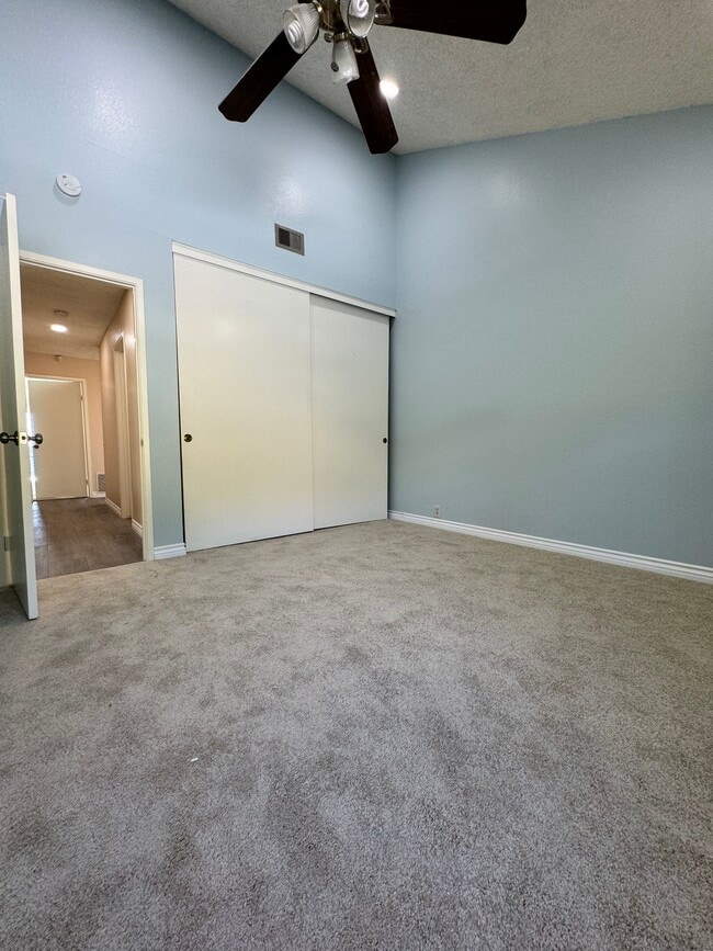 Building Photo - 9941 Mozelle Ln