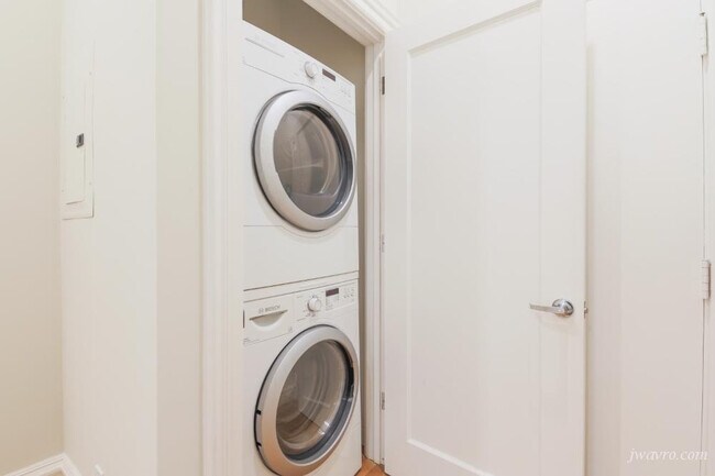 Building Photo - 2614 California St