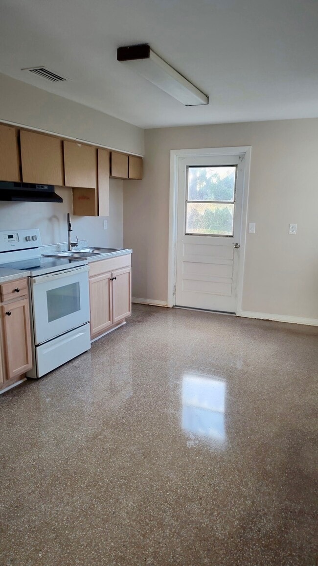 Building Photo - 1436 Primrose Ln