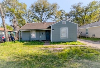 Building Photo - 378 Garland Ave
