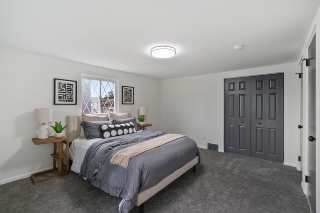 Building Photo - Stunning 3 bedroom home in Duquesne availa...