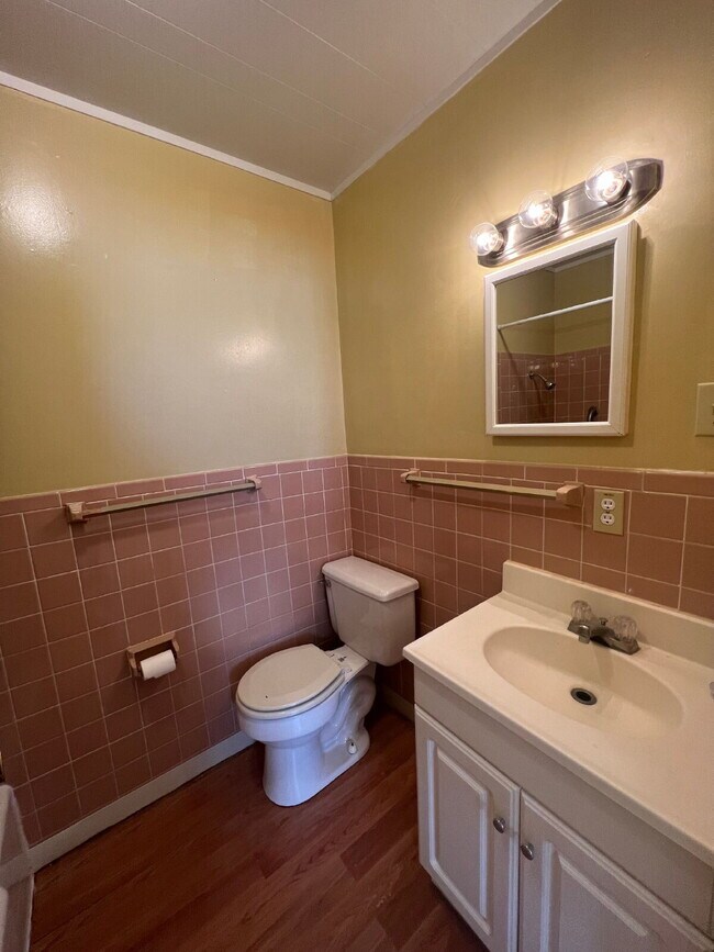 Building Photo - "Charming 1-Bedroom Retreat in Forsyth - Perfect for Cozy Living!"
