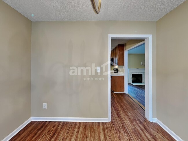 Building Photo - 941 S Philwood Ct