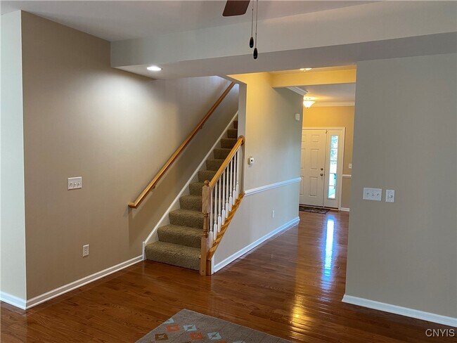 Building Photo - 107 Shaker Heights