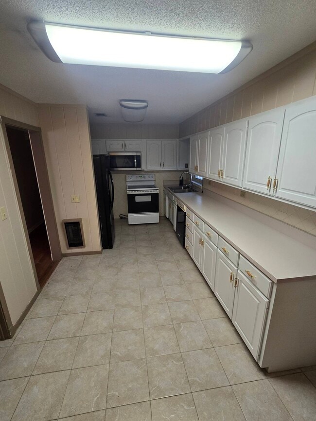 Building Photo - 1641 Rayonier Rd