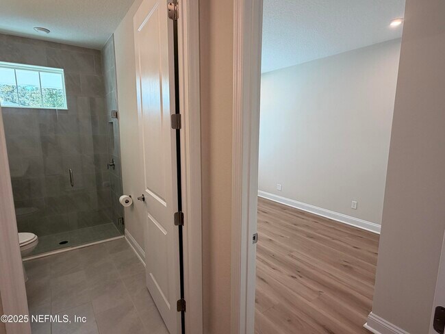 Building Photo - 381 Pelton Pl