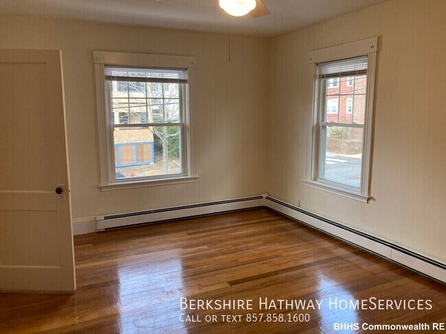 Building Photo - 36 Park Ave