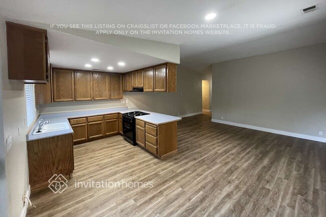 Building Photo - 627 Myrtle Ave