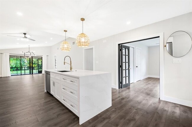 Building Photo - 3701 Arelia Dr