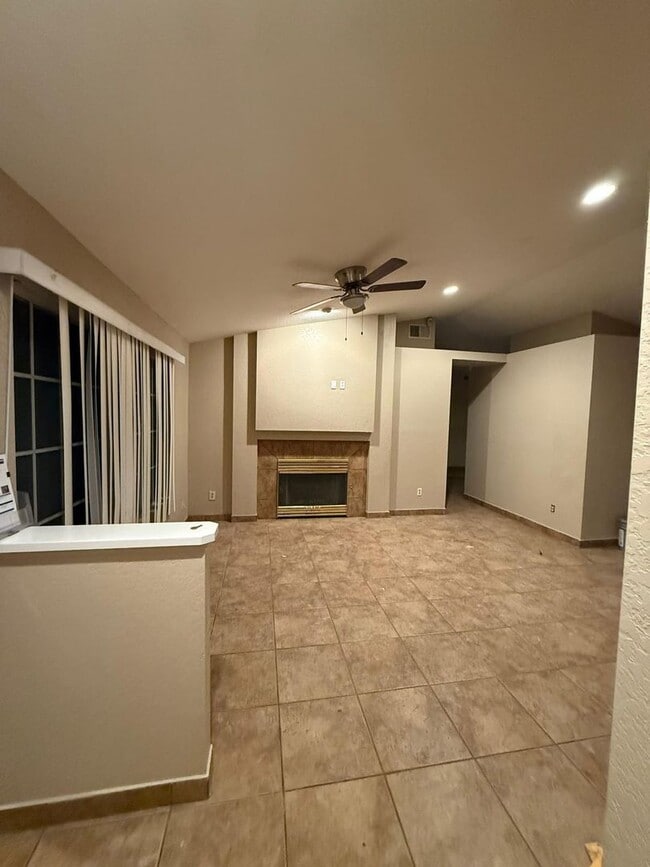 Building Photo - Charming Single Family Home! Available 8/10/2026 -HOME IS CURRENTLY OCCUPIED!