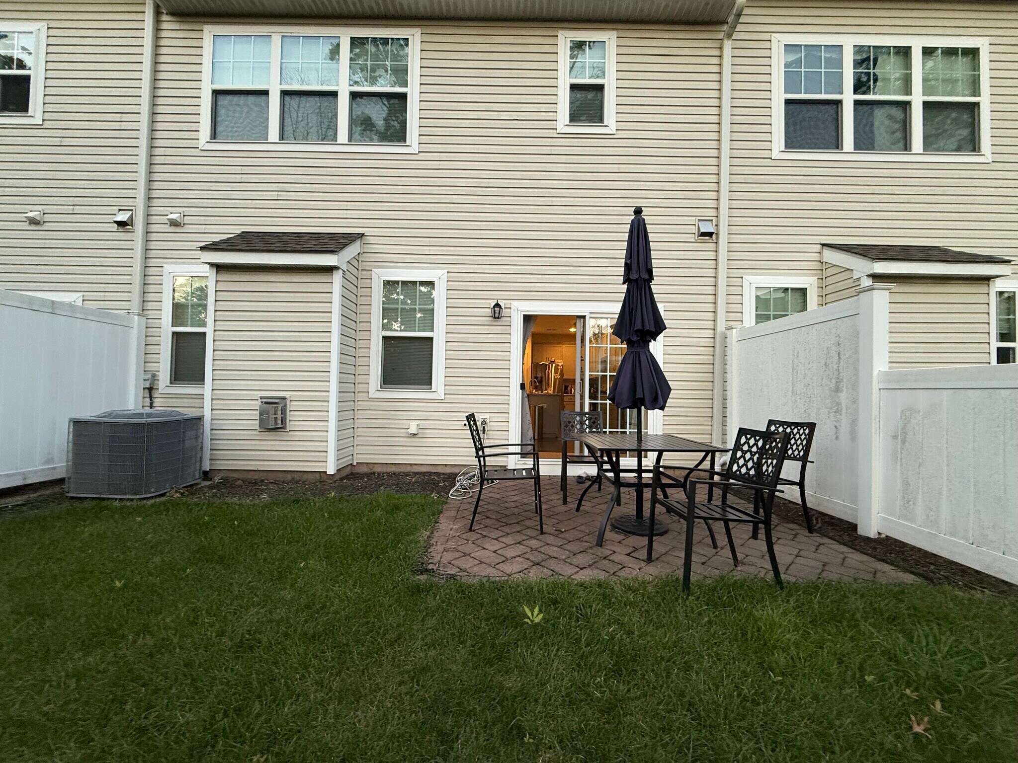 Building Photo - 107 Savoth Ln
