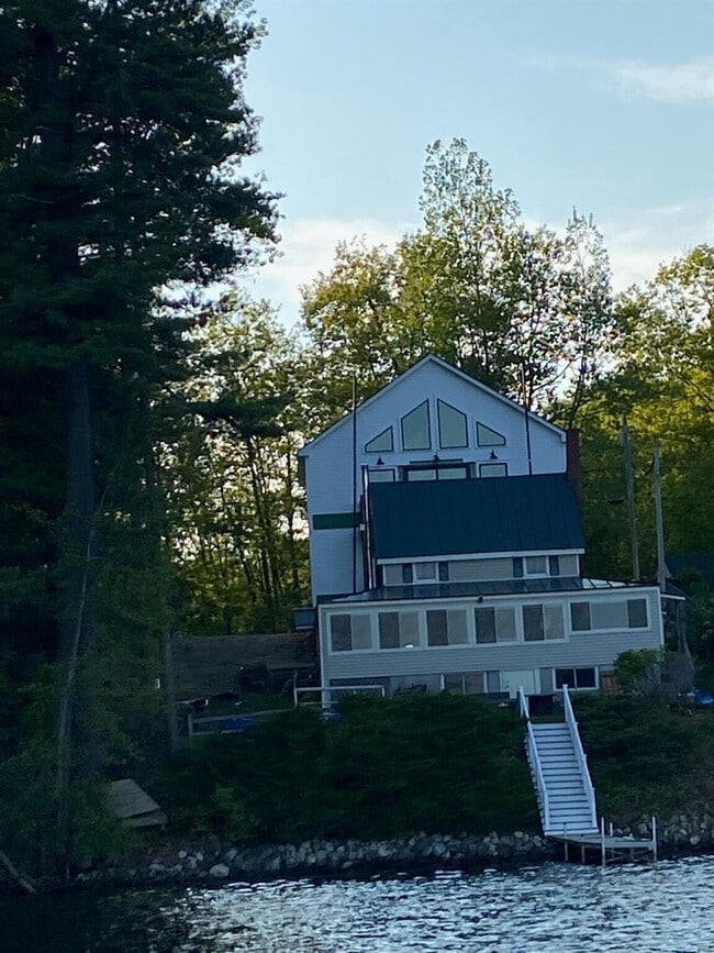 Building Photo - 100 Woods Grove Ln