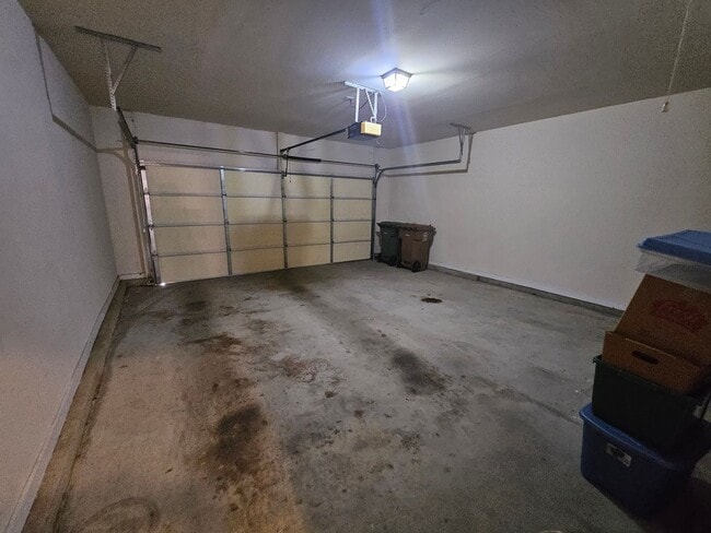 Building Photo - 104 Beeley Ct