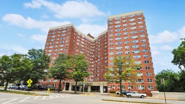 Building Photo - 500 W University Pkwy