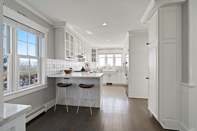 Building Photo - 207 Beach Ave