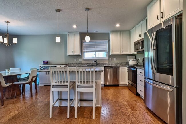 Building Photo - 2321 Slaney Ln