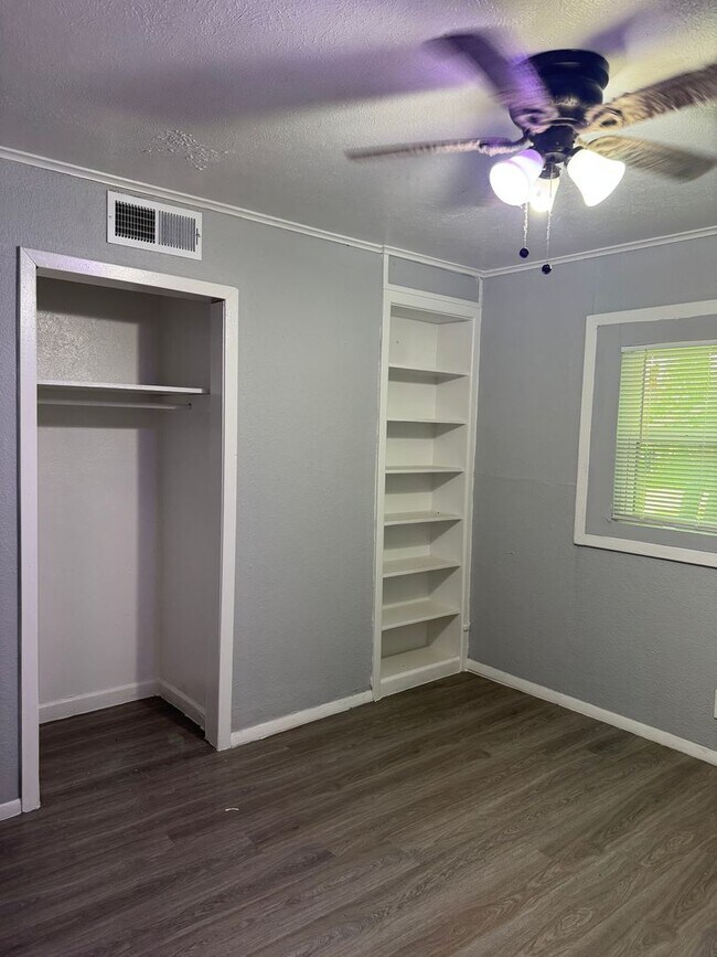Building Photo - House for rent in Richland hills