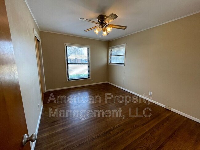 Building Photo - 2622 S 74th E Ave