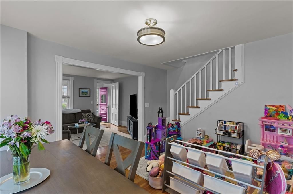 Building Photo - 44 Bedlow Ave