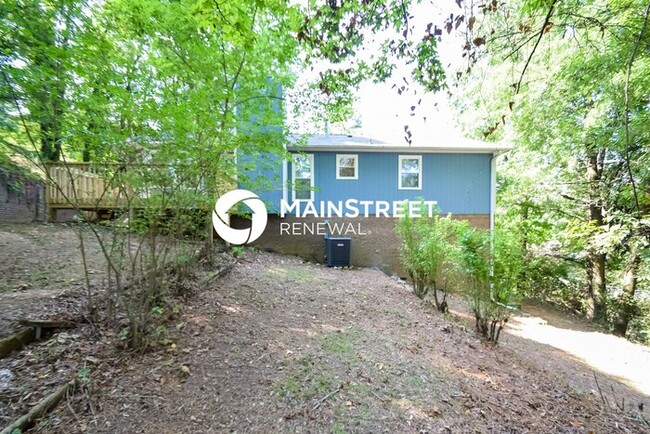 Building Photo - 920 19th Ave NW