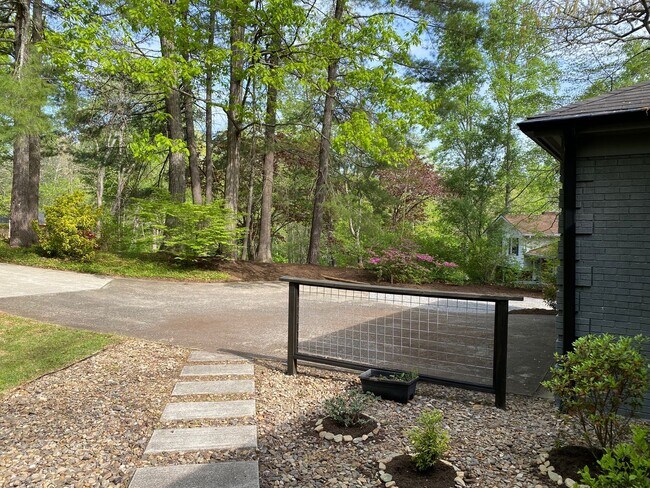 Building Photo - East AVL - Mid Century Modern Beauty in Bo...
