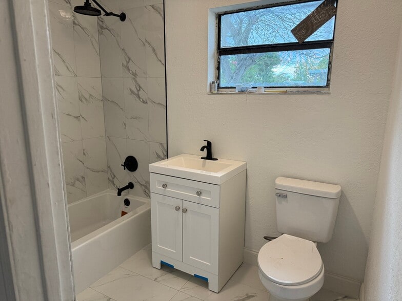 Building Photo - 2960 NW 187th St