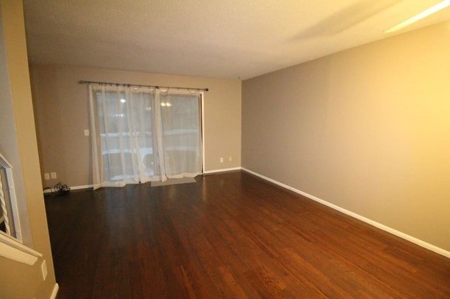 Building Photo - 3 bedroom in Bettendorf IA 52722
