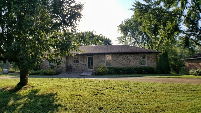 Building Photo - 521 Aurelia Lynn Dr