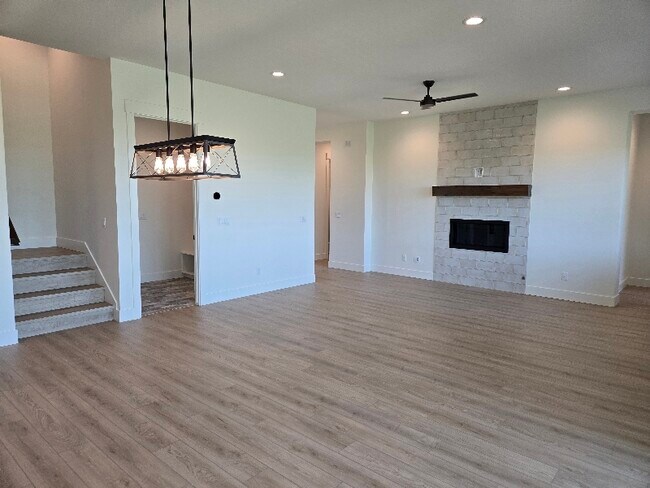 Building Photo - 5630 W Polecat Dr