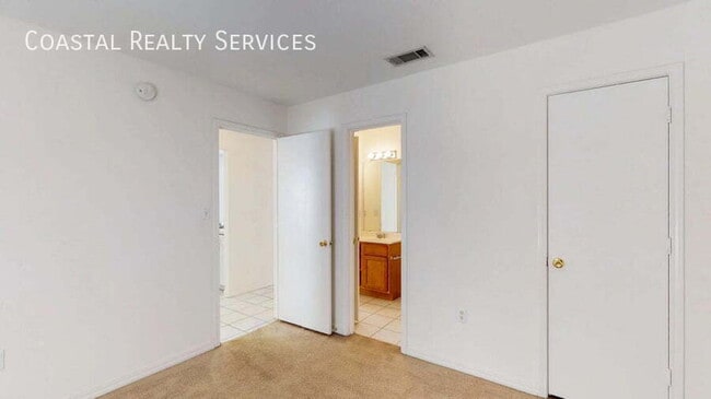 Building Photo - 895 Silverwood