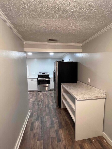 Building Photo - 2007 Creswell St