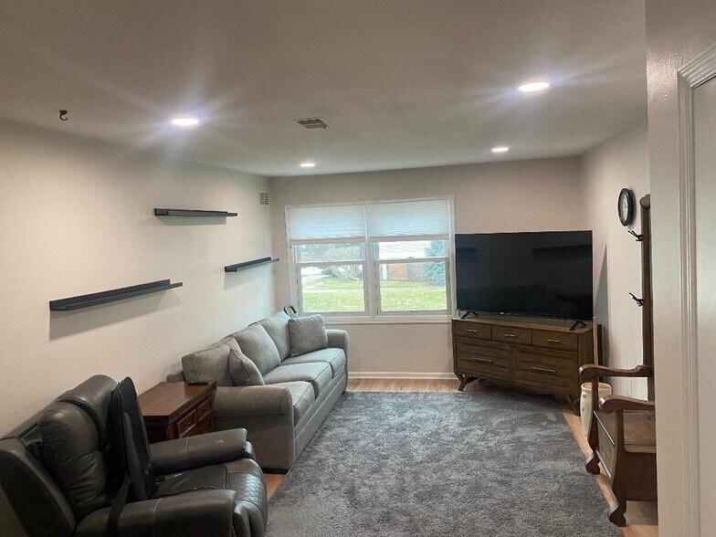 Living Rm has Newer Paint! - 105 Newark Pompton Tpke