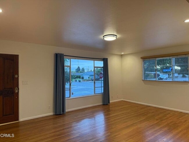 Building Photo - 5651 N Bryn Mawr St