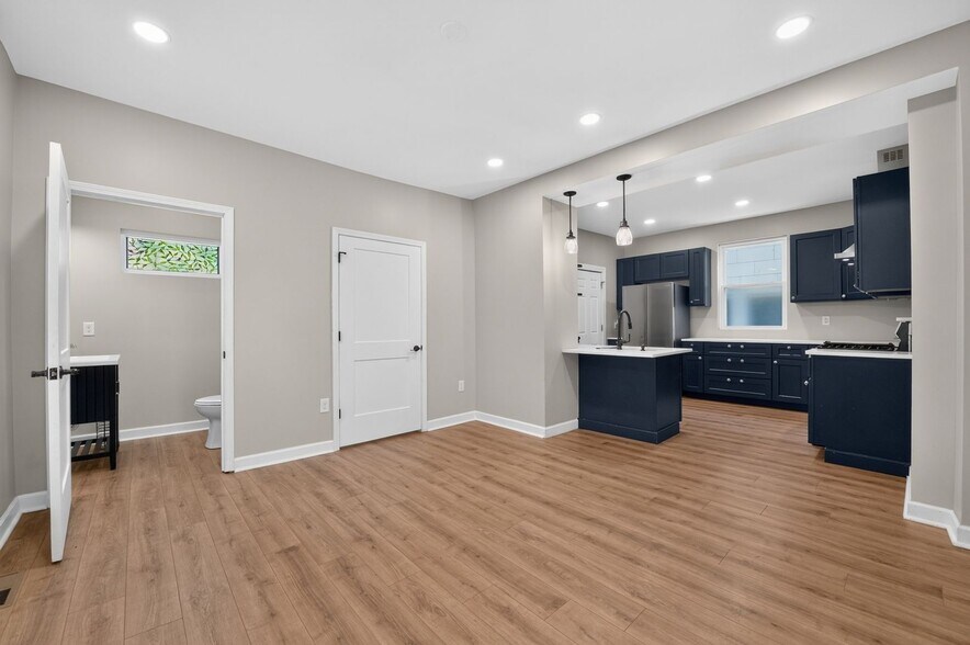 Building Photo - 2516 Agnes Ave