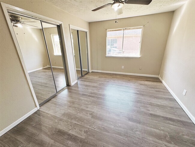 Building Photo - 15822 Baybriar Dr