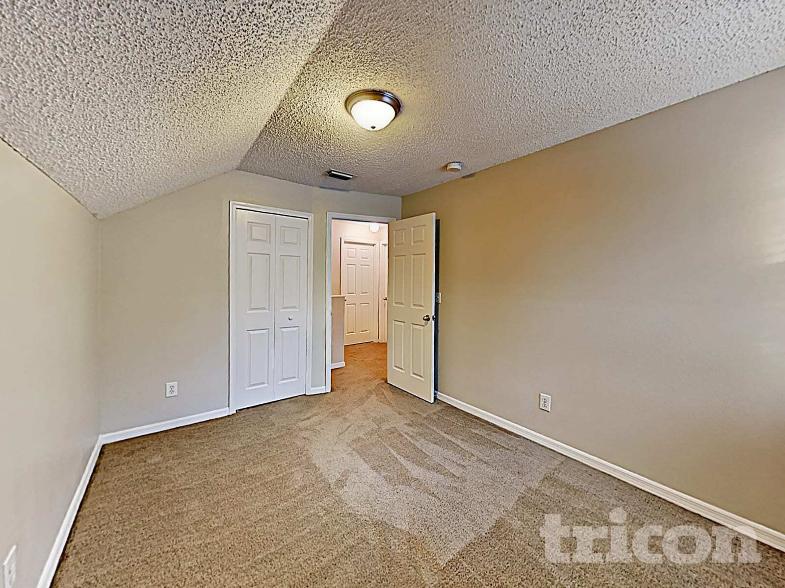 Building Photo - 914 Cape Cod Cir