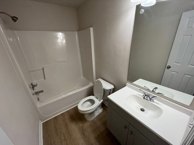 Building Photo - 6950 Sawnee Terrace