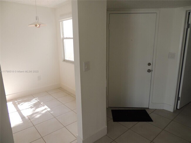 Building Photo - 4864 NW 97th Ct