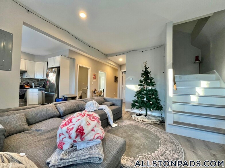 Building Photo - 39 Long Ave